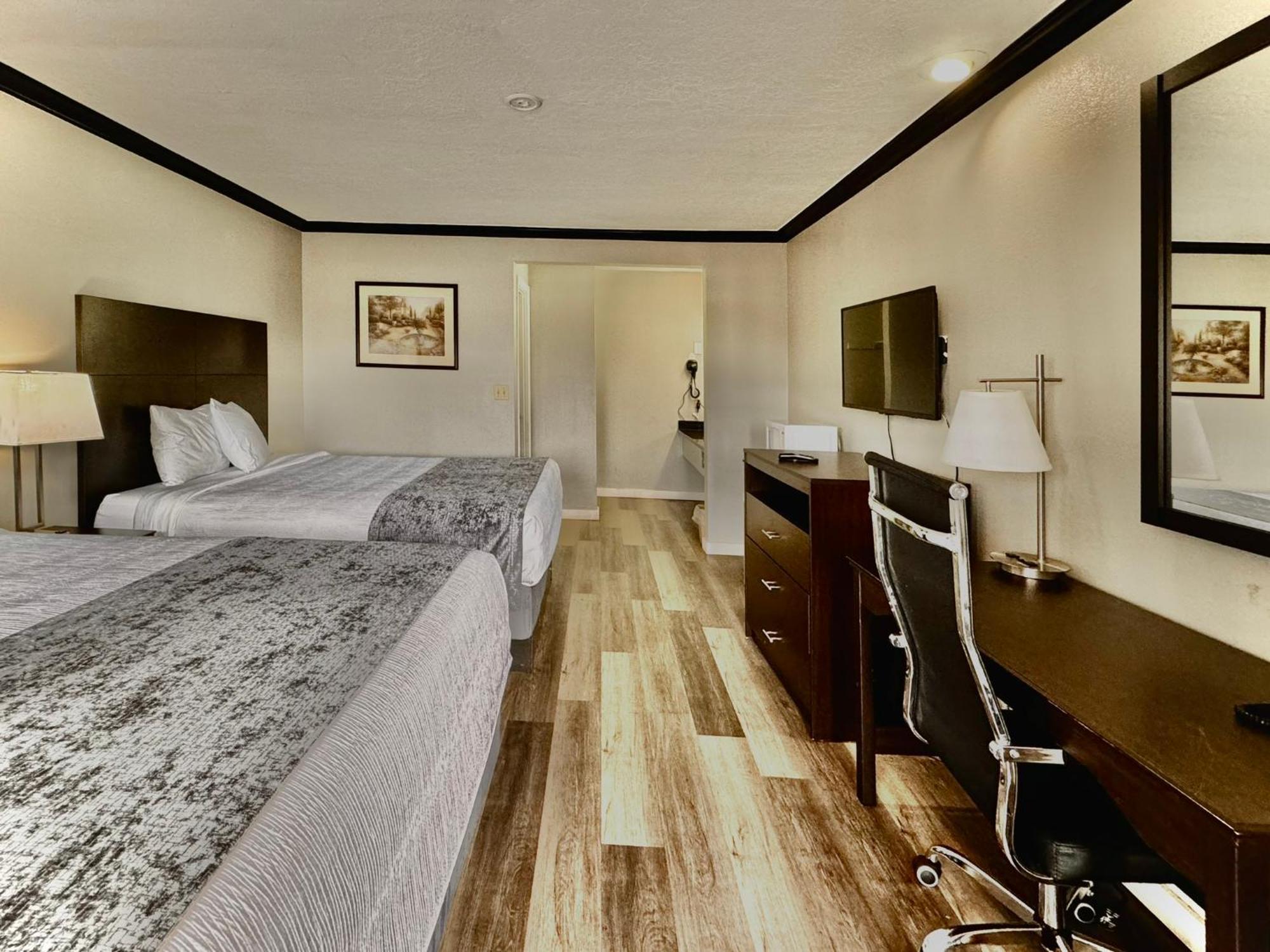 Discovery Inn Midvale Bagian luar foto